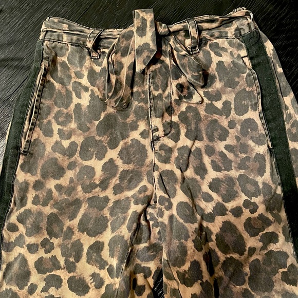 Pam & Gela Leopard Joggers - Picture 2 of 4